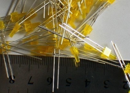 China Fuentes arquitectónicas llevadas amarillas brillantes del modelo para la luz llevada con tapa llana MD01-031 los 2MM proveedor