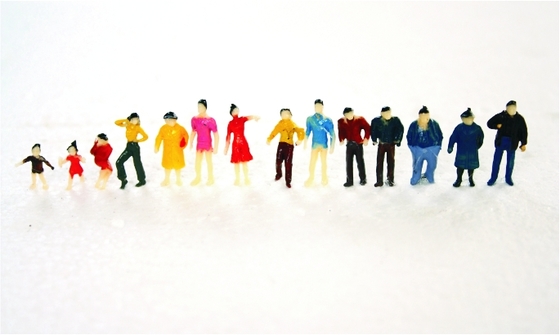 China Figura pintada gente arquitectónica equipos del modelo de escala del 1:100 el 1.8cm proveedor