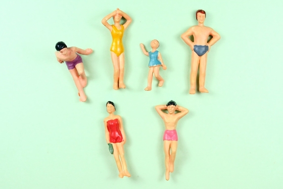 China 1:50 Colorido arquitectónico escala modelo personas pintaron natación figuras 4.0 cm proveedor