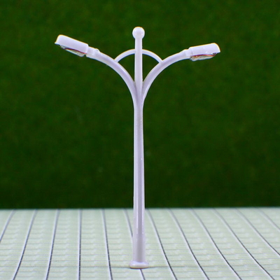 China Post de dos puntas plástico modelo farola 6V personalizado para diseños de ferrocarril 6,5 cm proveedor