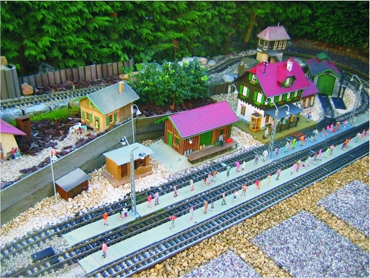 China Exposición ferroviaria HO escala modelo paisajes personas y parte del vehículo proveedor