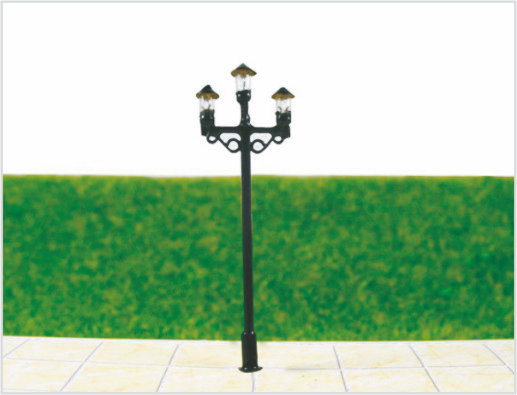 China Poste de t50 6V tres cabezas calle plástico escala modelo luz para diseño de tren 6,5 cm proveedor