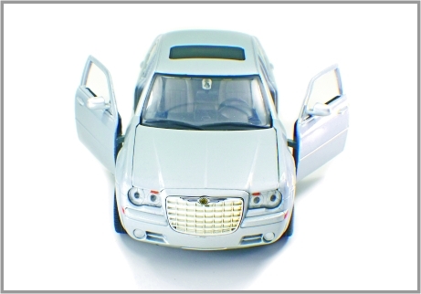La aleación del 1:24 muere los coches modelo de encargo elegantes Chrysler 300C de escala del molde proveedor