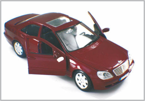 1/24 fundió la clase de encargo rojo oscuro de Mercedes Benzs a troquel de los coches modelo de escala de la aleación como Decoratio proveedor