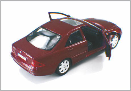 1/24 fundió la clase de encargo rojo oscuro de Mercedes Benzs a troquel de los coches modelo de escala de la aleación como Decoratio proveedor